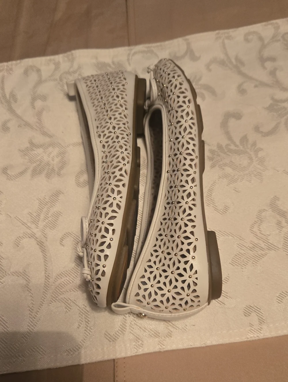 Hush Puppies Daisey Ballet Flats size 6.5M Cream/Off White